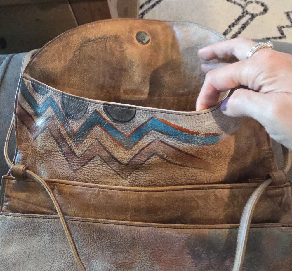 Jane Yoo Abstract Vintage Leather Purse - Picture 10 of 12